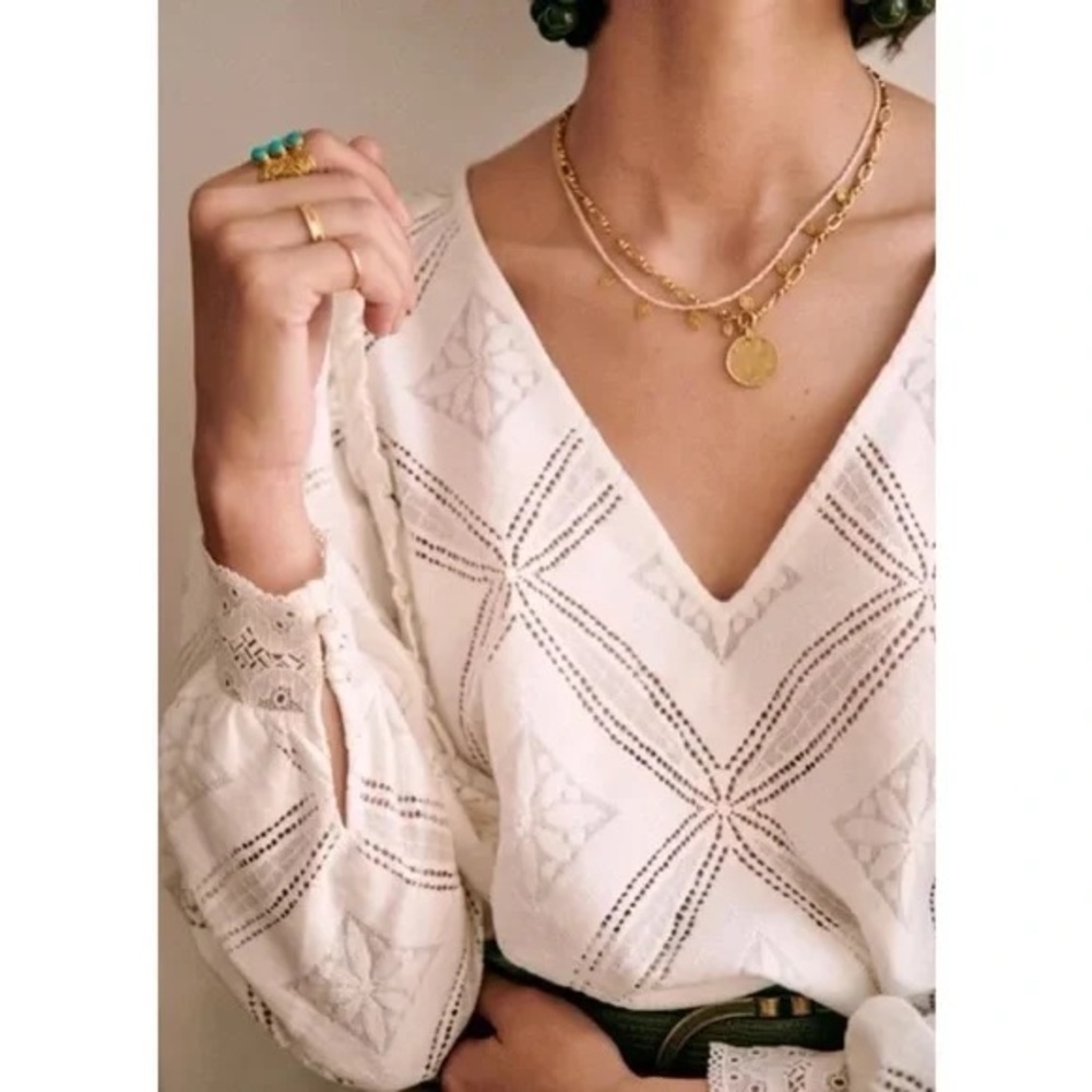 Elegant White Lace Women's Top